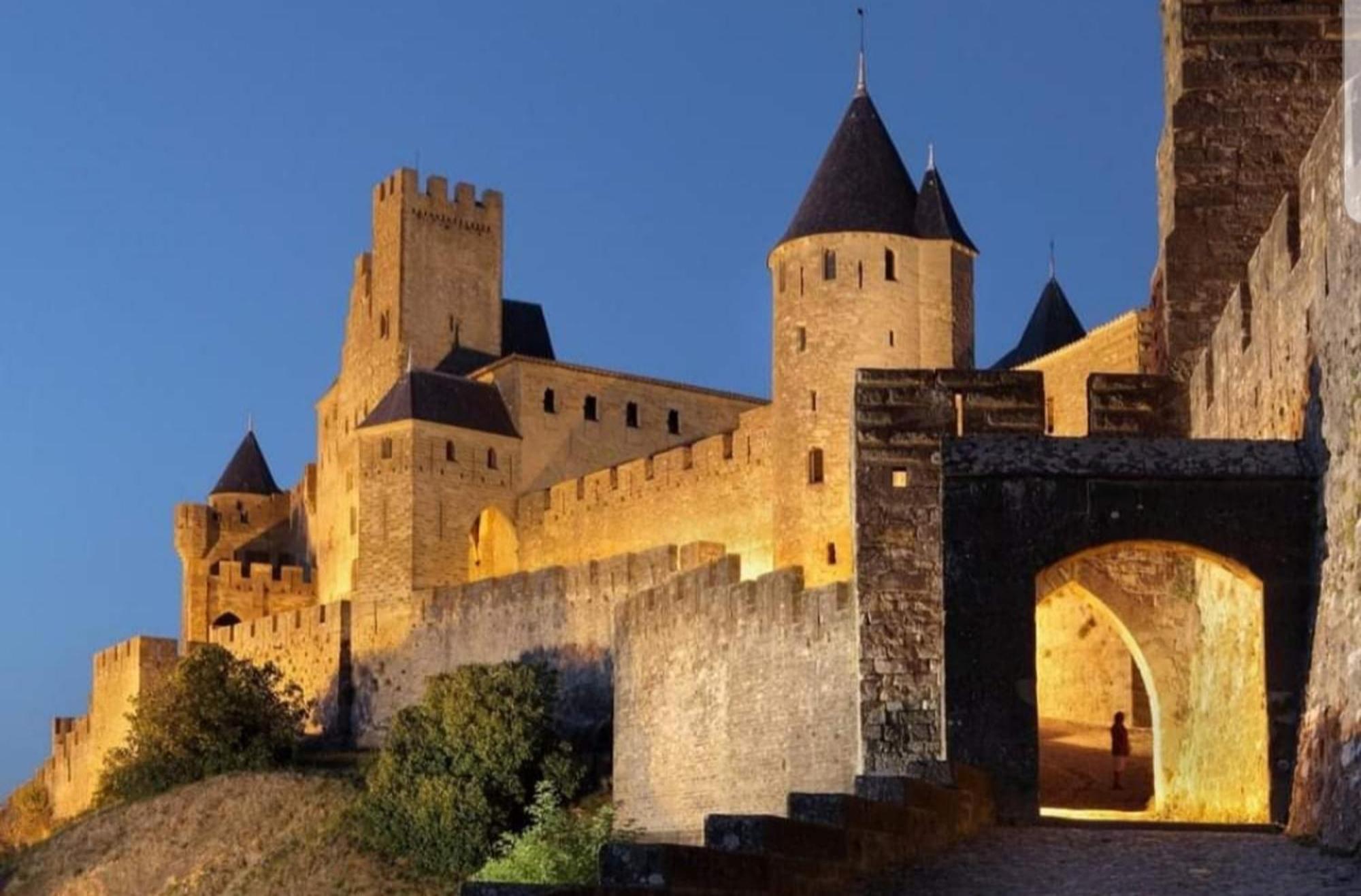 Villa Elegante A Carcassonne Avec Jardin Et Jacuzzi Exterior foto